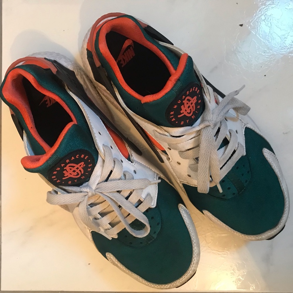Nike air huarache orange green gently worn sneaker Men’s 8.5 Hipster Normcore